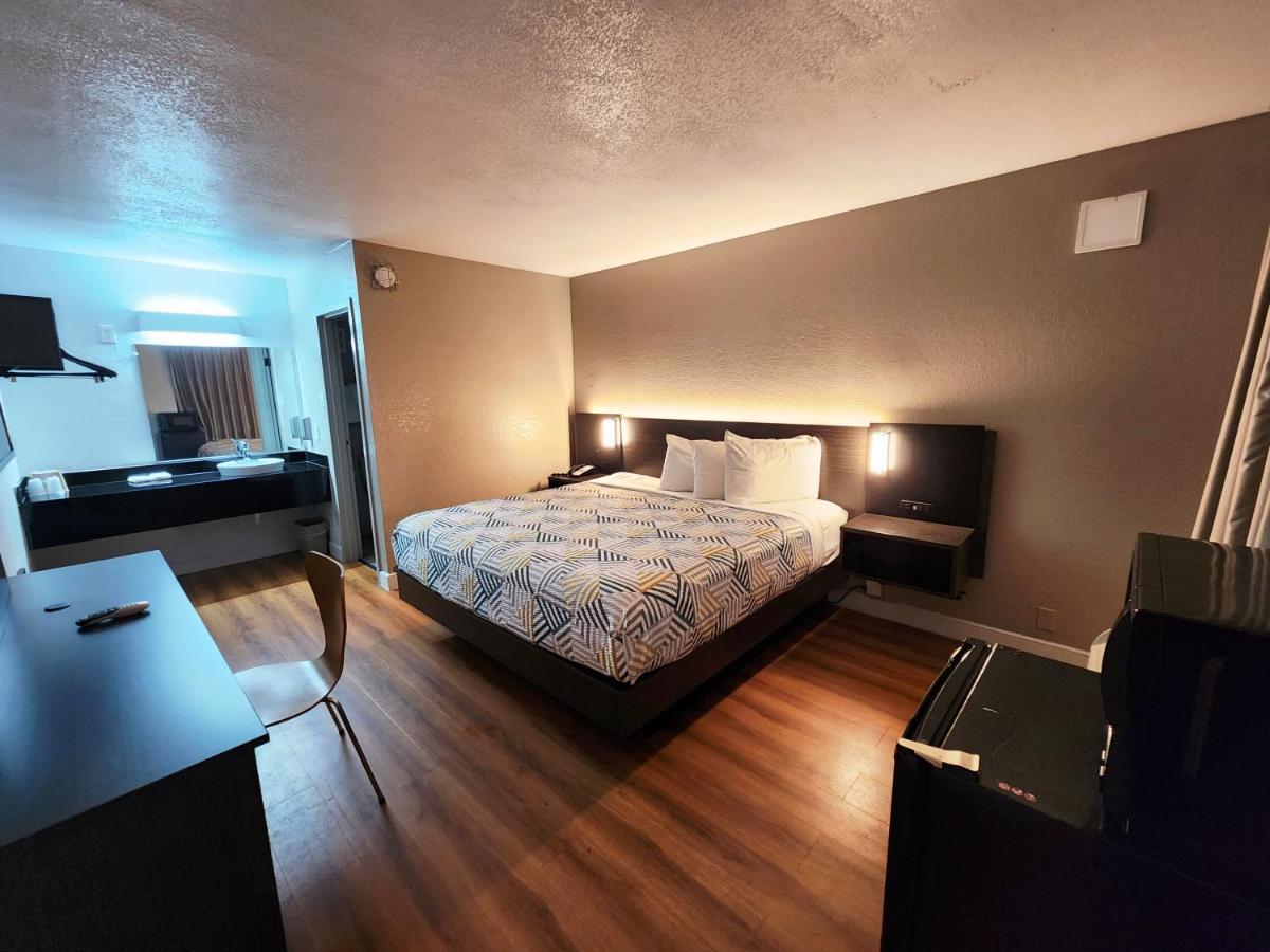 6 North Little Rock, Ar-jfk Blvd Hotel