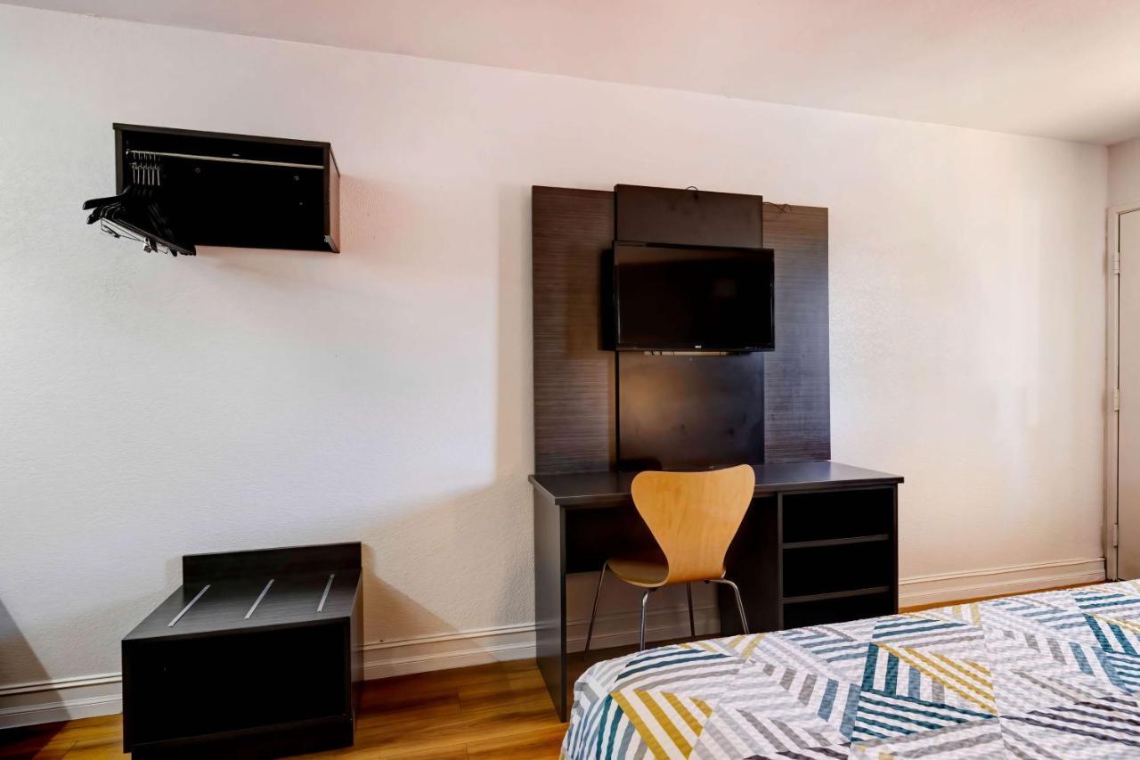 6 North Little Rock, Ar-jfk Blvd 2*